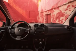 Voyant moteur du Renault Kangoo allumé : causes et solutions concrètes